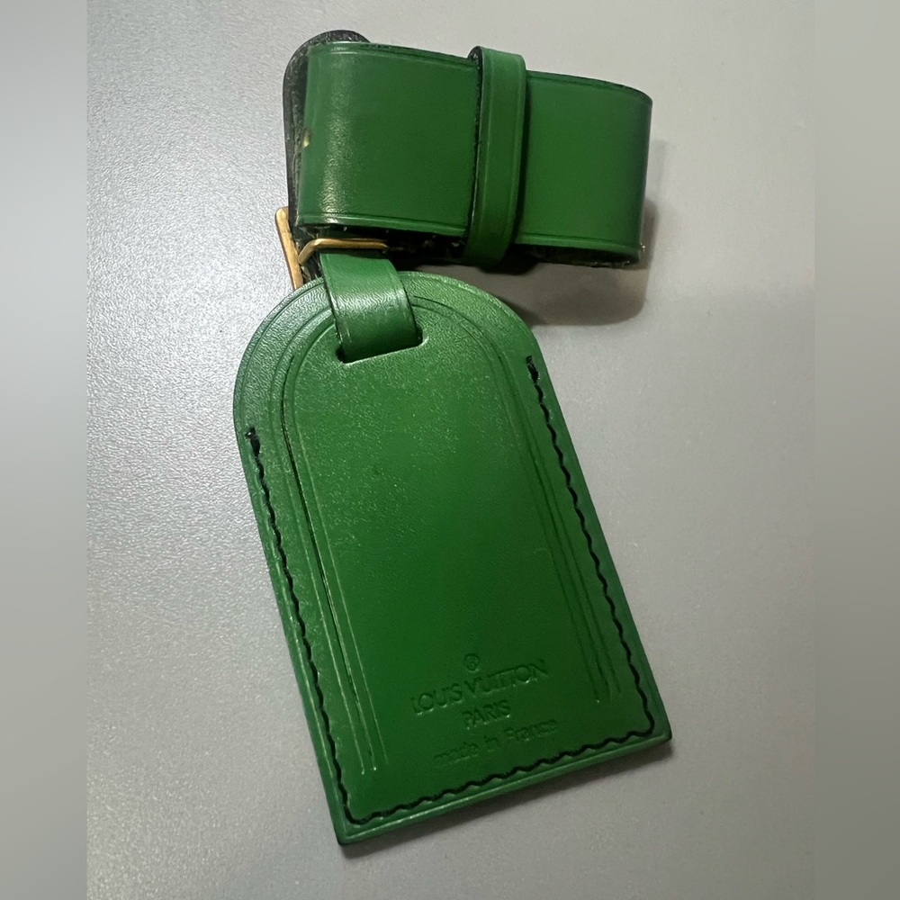 Louis Vuitton Luggage Tag 💚